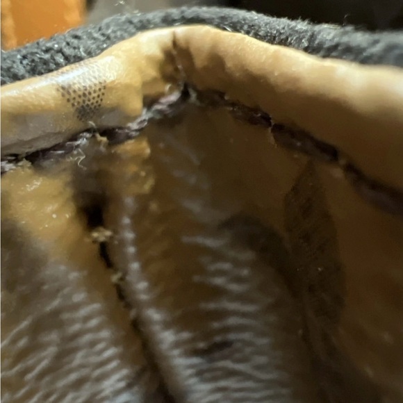 Louis Vuitton Tan and Brown Monogram Crossbody Bag - Picture 16 of 16